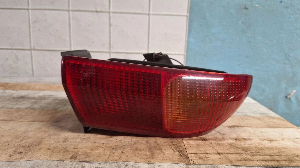Rear/tail lights – rear left