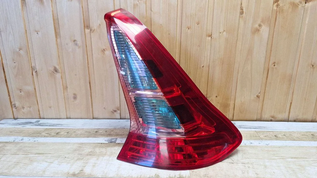 Lampa tylna w błotniku 9646801677