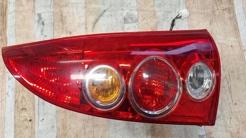 Lampa tylna w błotniku 12V2175W