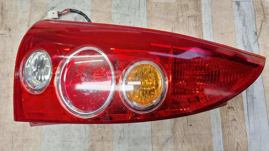 Lampa tylna w błotniku 12V16W