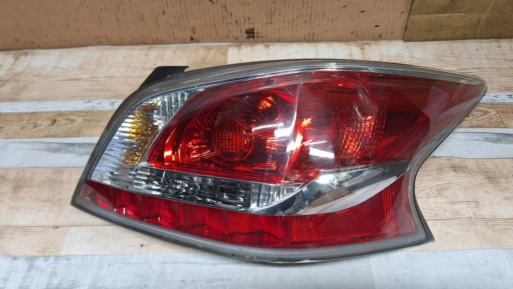 Rear/tail lights – rear right