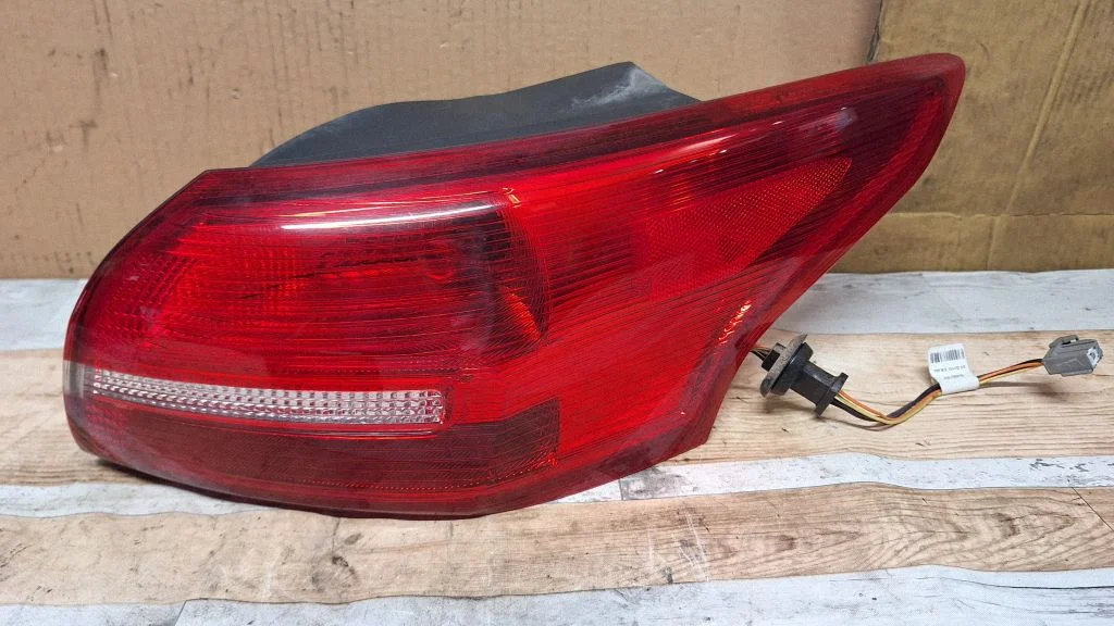 Rear/tail lights – rear right