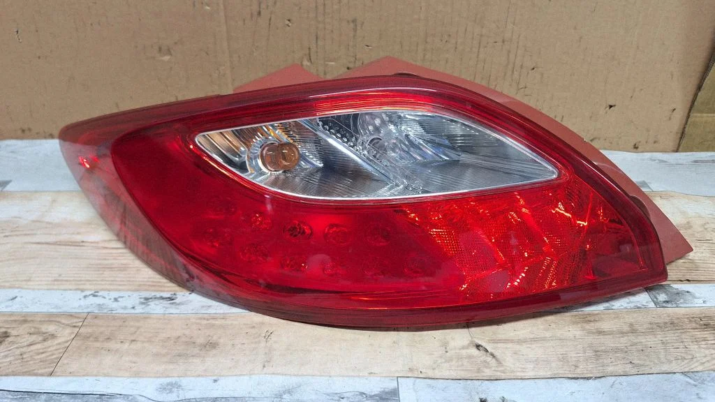 Rear/tail lights D65151160
