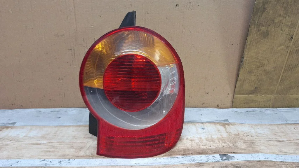Lampa tylna w błotniku 62457 – Renault Modus (2004-2007)