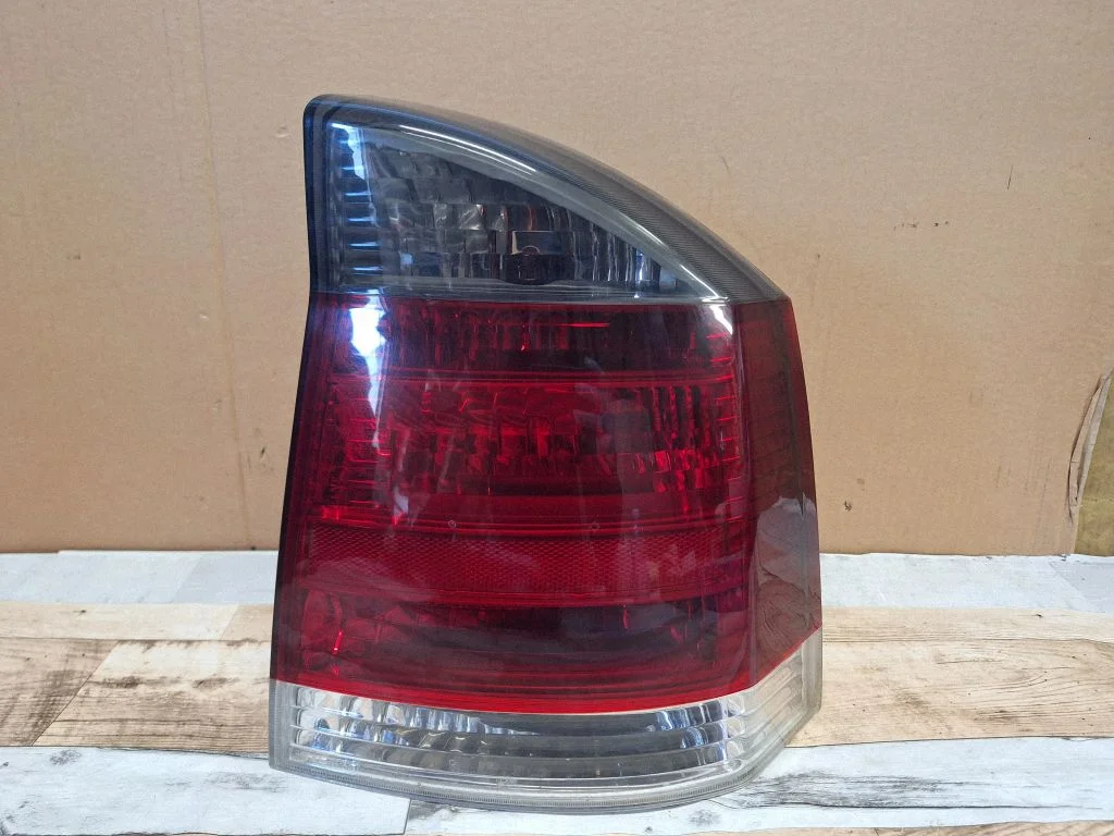 Lampa tylna w błotniku – prawy tył