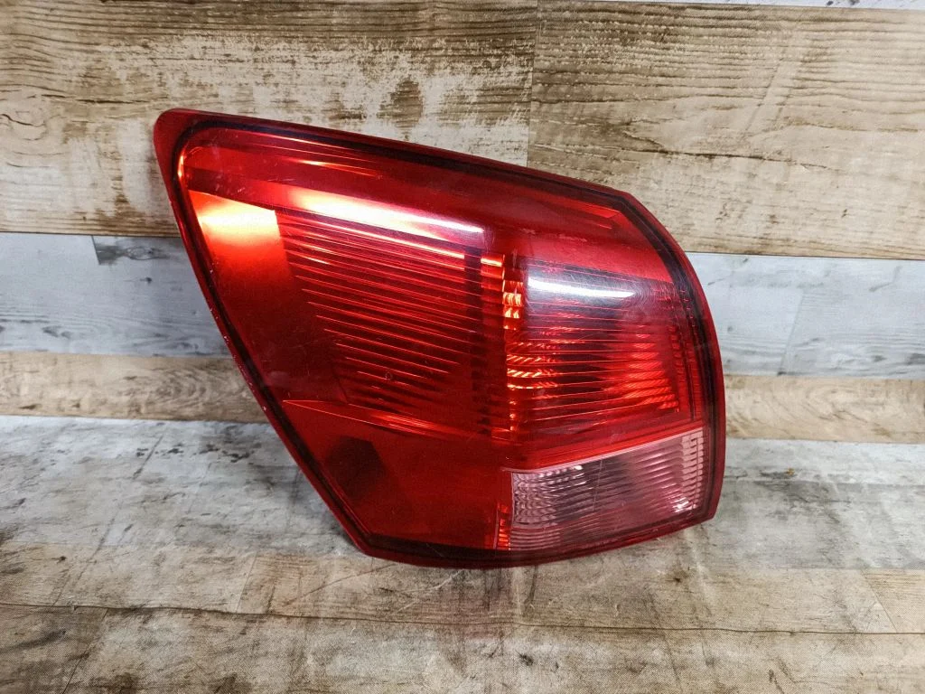 Rear/tail lights – rear left