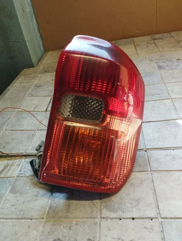 Rear/tail lights – rear right