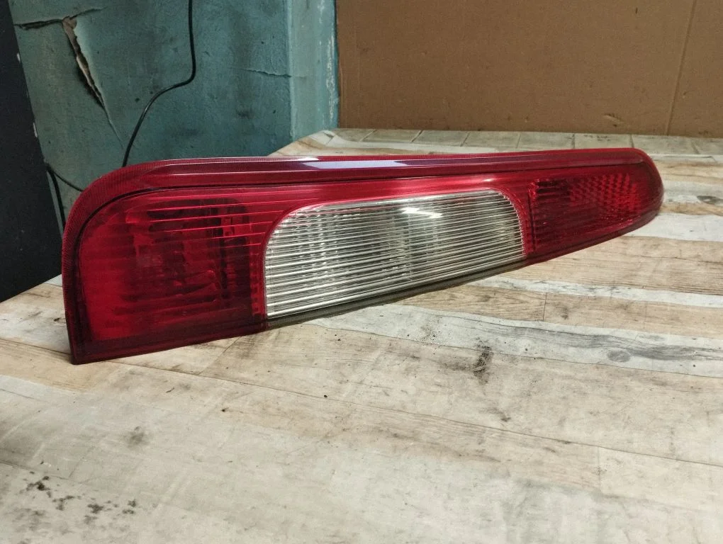 Rear/tail lights – rear left