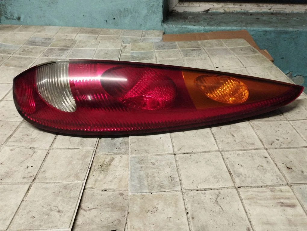 Rear/tail lights – Nissan Almera N16 (2000-2010)