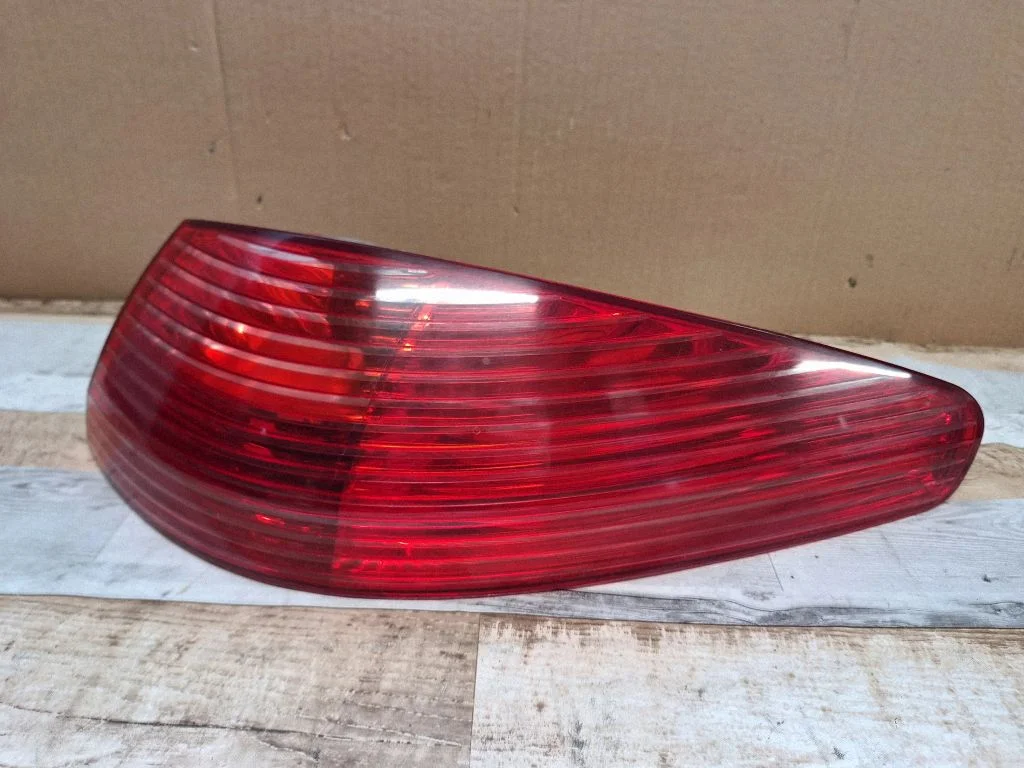 Rear/tail lights – rear right