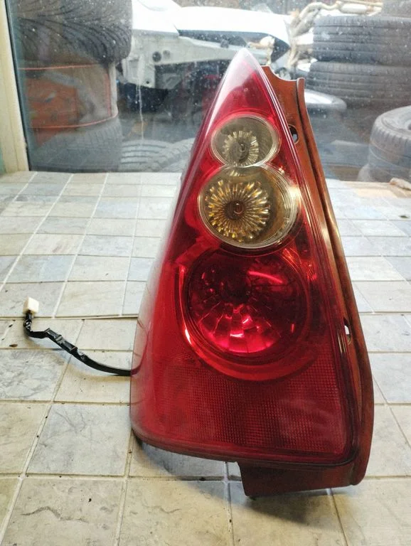 Lampa tylna w błotniku C23551160