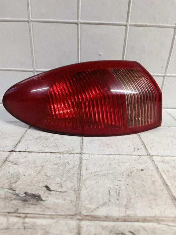 Lampa tylna w błotniku 46556349