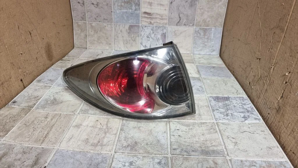 Rear/tail lights 22061974