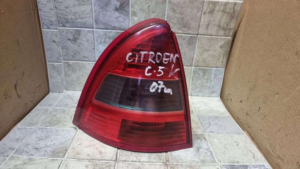 Rear/tail lights 89032697