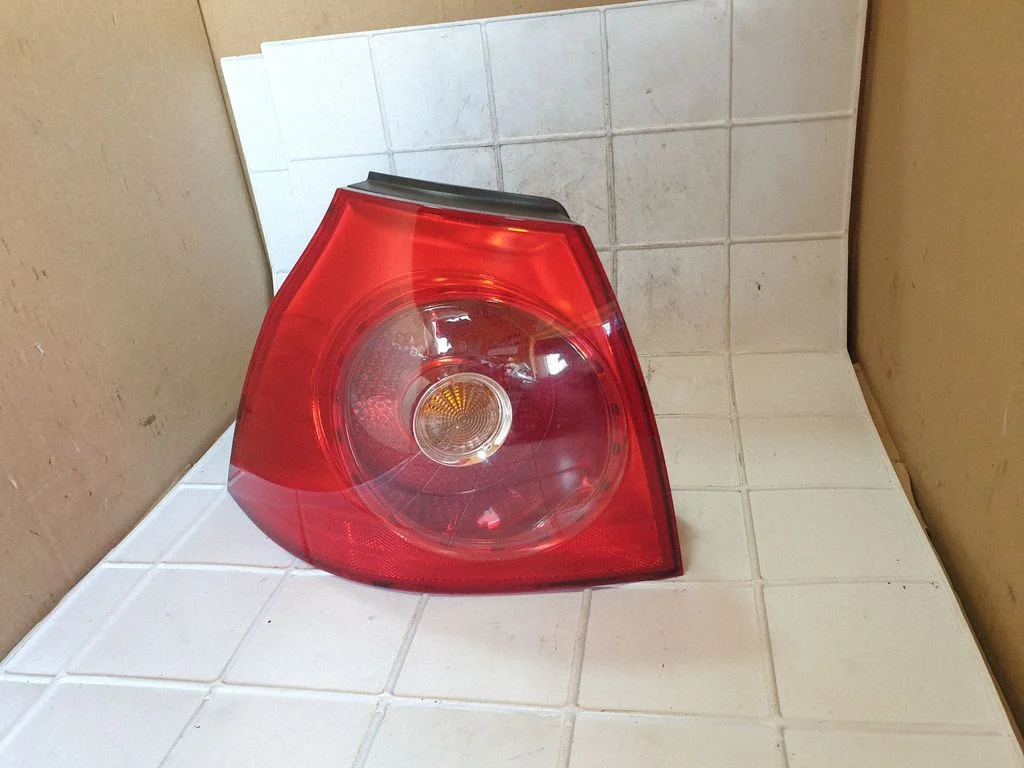 Rear/tail lights 1K6945095N