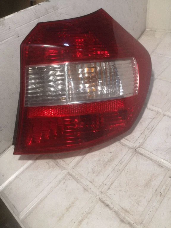 Aizmugurējais lukturis virsbūvē – BMW 1. sērija E81 E87 (2004-2011)