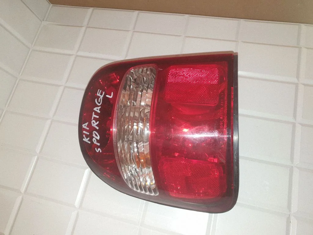 Rear/tail lights – KIA Sportage (1995-2004)