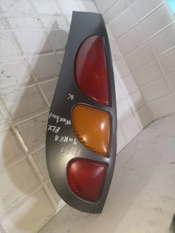 Lampa tylna w błotniku