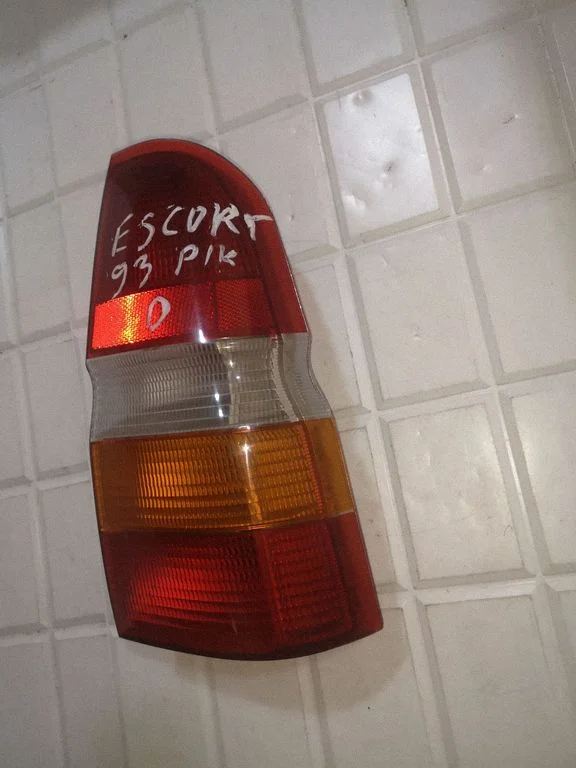 Rear/tail lights 91AG13N004 – Ford Escort (1990-1995)