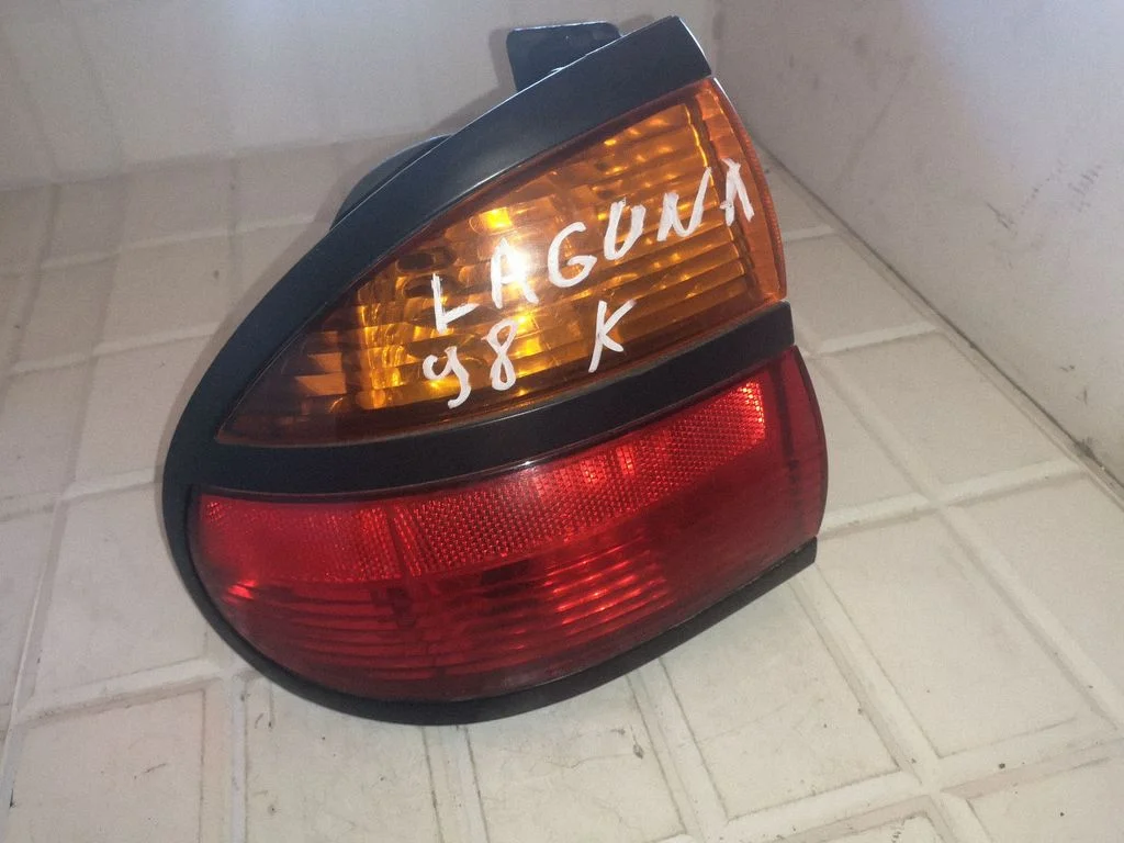 Rear/tail lights – Renault Laguna I (1994-2000)