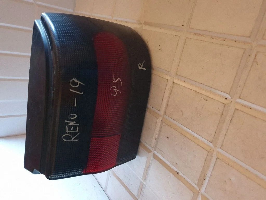 Rear/tail lights – Renault 19 (1988-1996)