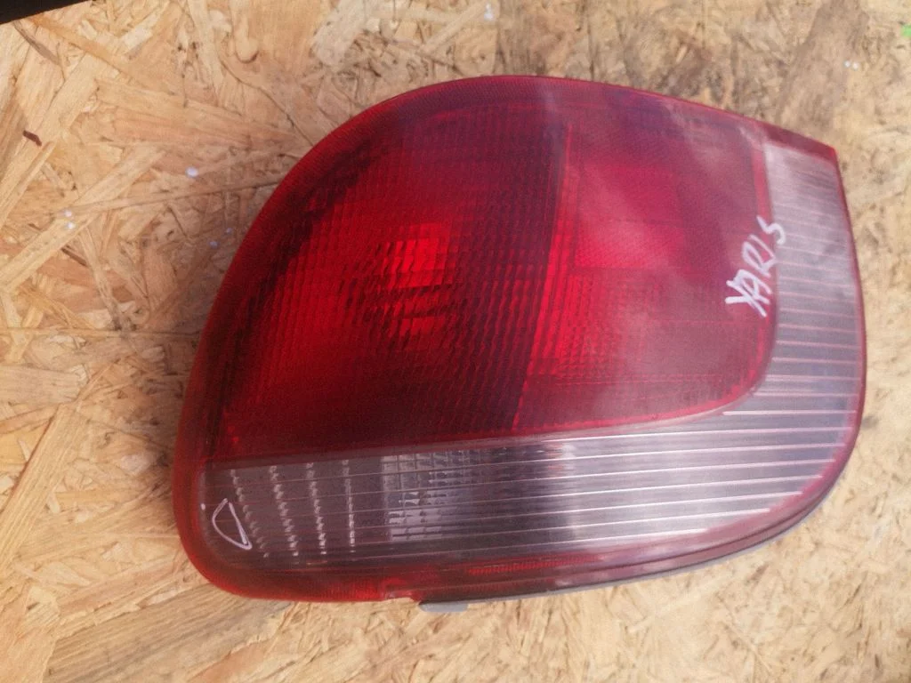 Rear/tail lights – Toyota Yaris Verso (1999-2005)