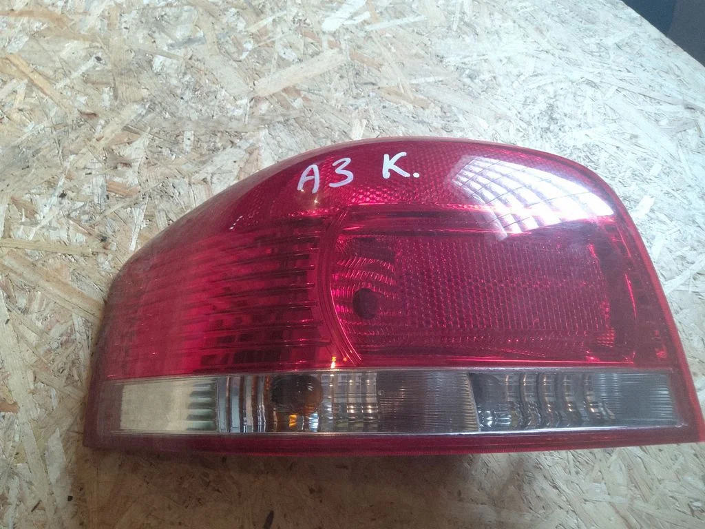 Lampa tylna w błotniku – Audi A3 S3 8P (2003-2012)