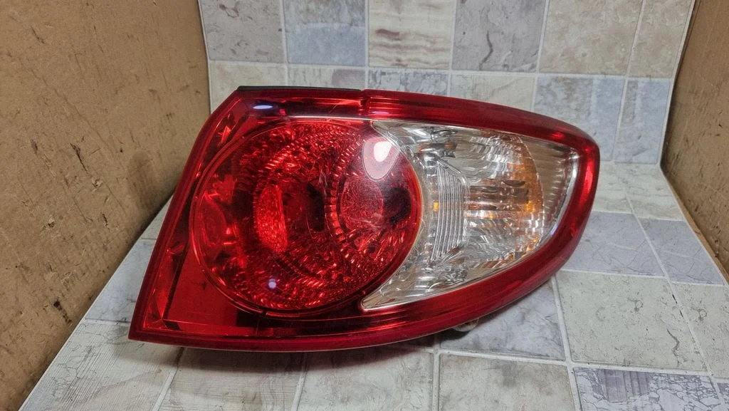 Rear/tail lights 924022B000
