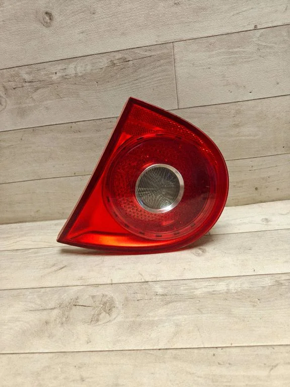 Tailgate rear/tail lights 1K6945094E