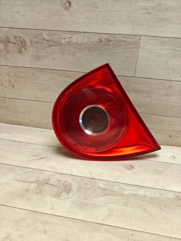 Tailgate rear/tail lights 1K6945093F