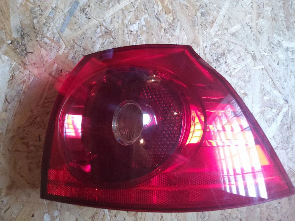 Rear/tail lights 1K6945096Q
