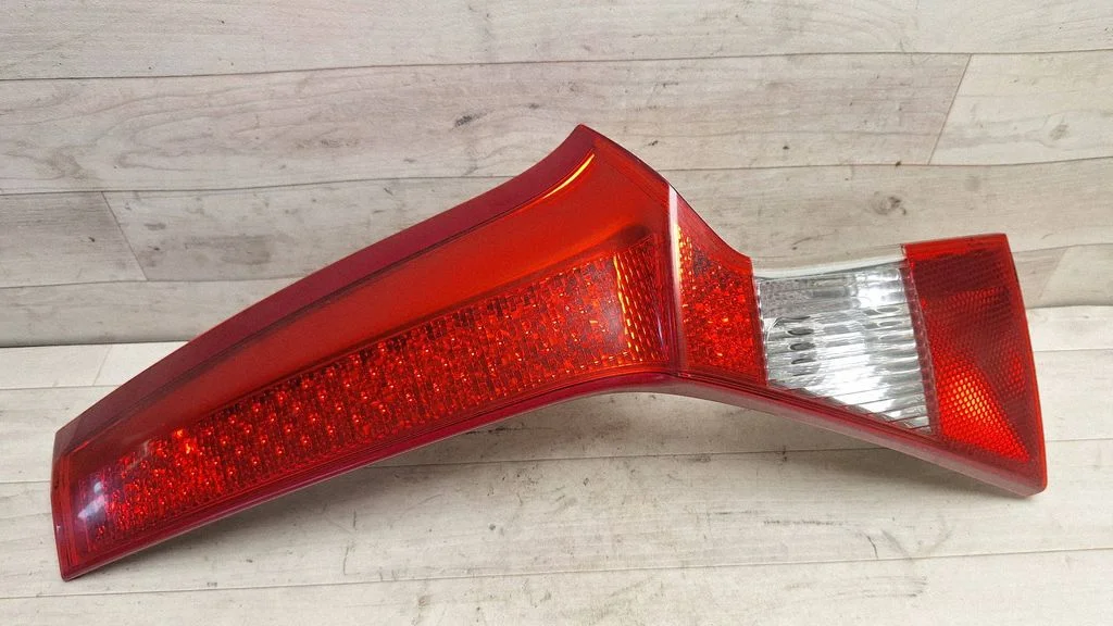 Lampa tylna w klapie 164394