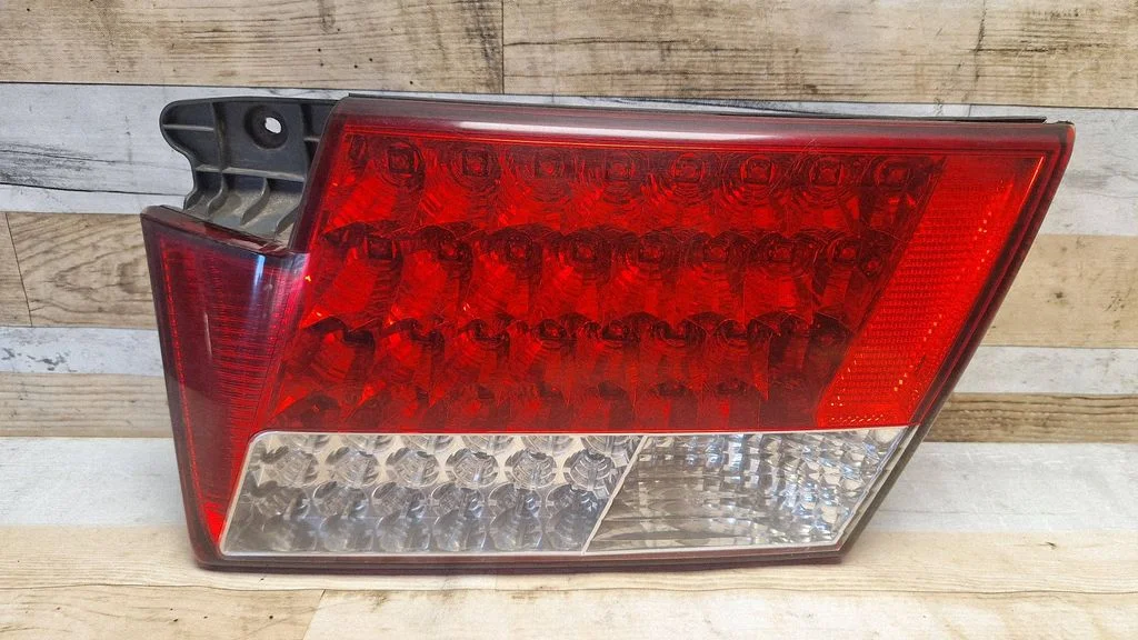 Tailgate rear/tail lights 924043L0