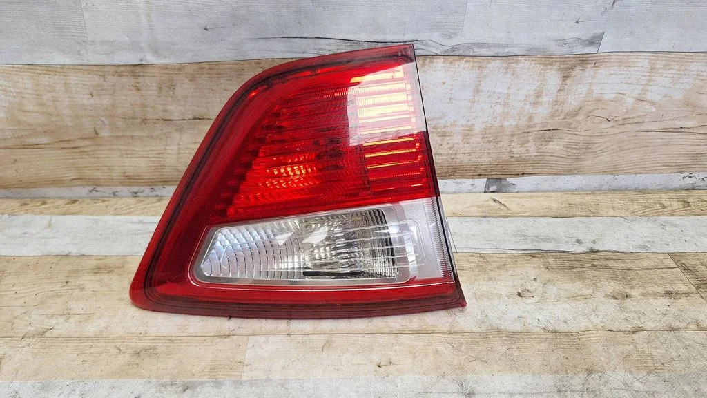 Tailgate rear/tail lights AM5113A603BE