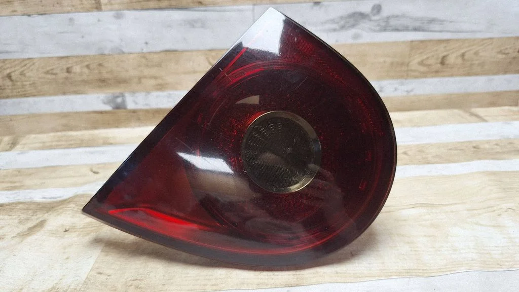 Tailgate rear/tail lights 1K6945094E