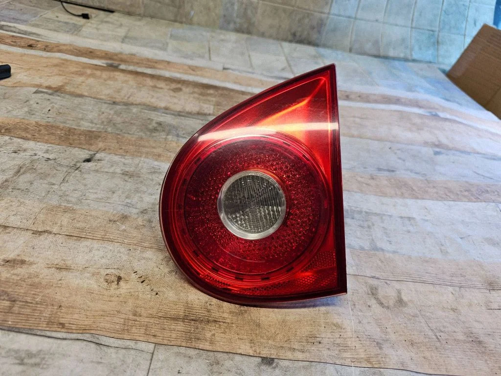 Tailgate rear/tail lights 1K6945094J