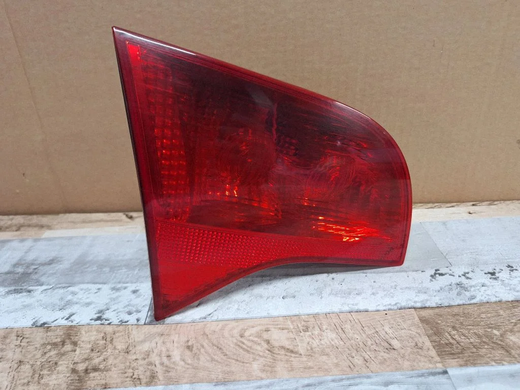 Tailgate rear/tail lights 8E9945093