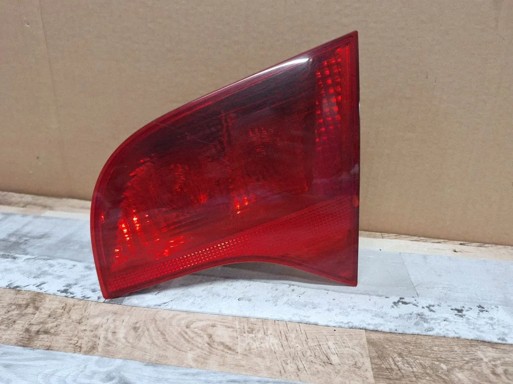 Tailgate rear/tail lights 8E9945094