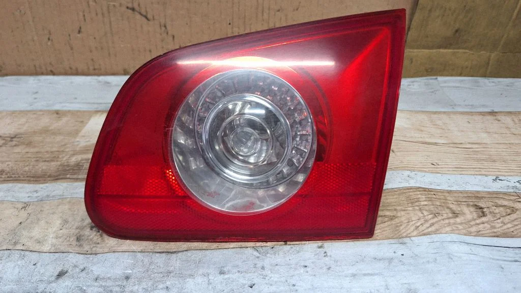 Tailgate rear/tail lights 3C9945094