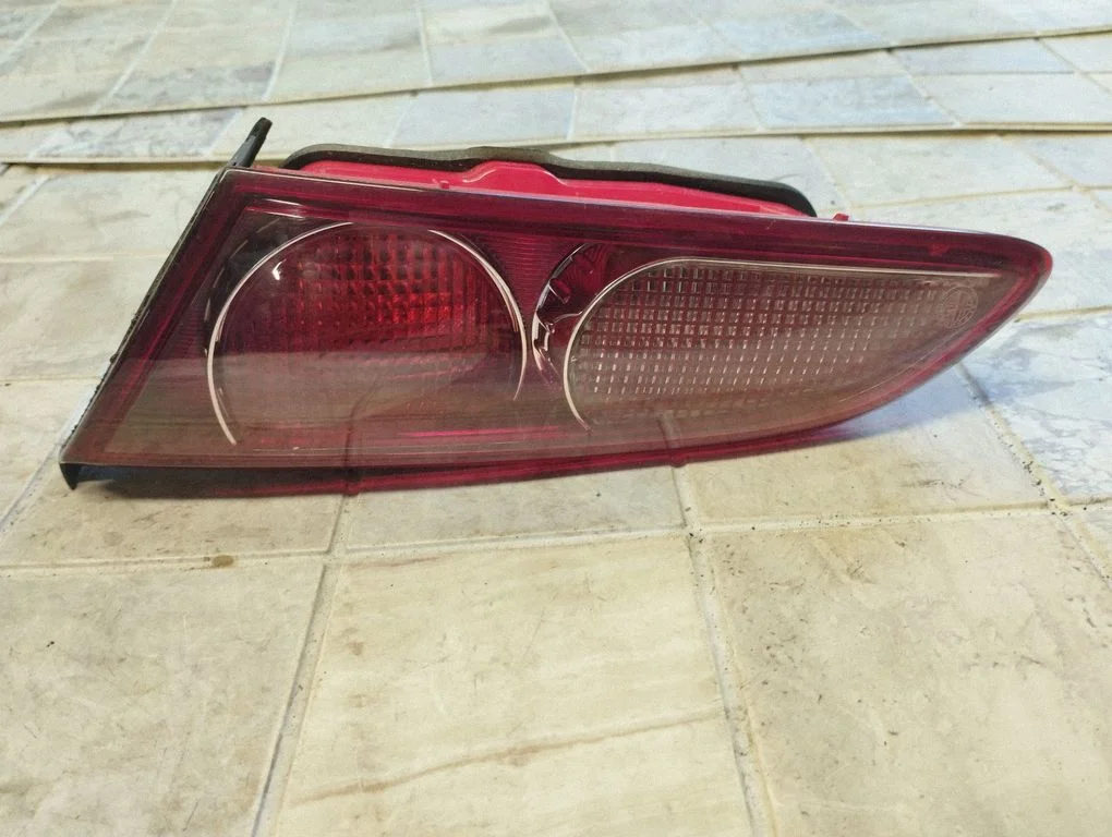 Aizmugurējais lukturis bagāžnieka vākā F939562302