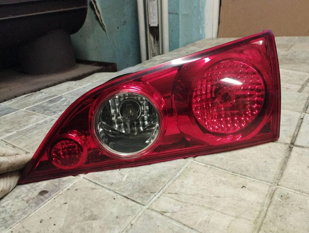 Tailgate rear/tail lights P3227R