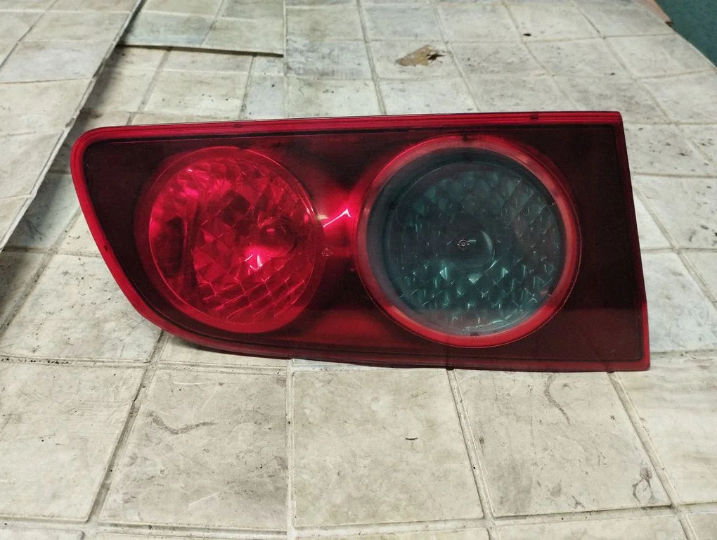 Tailgate rear/tail lights 27480102