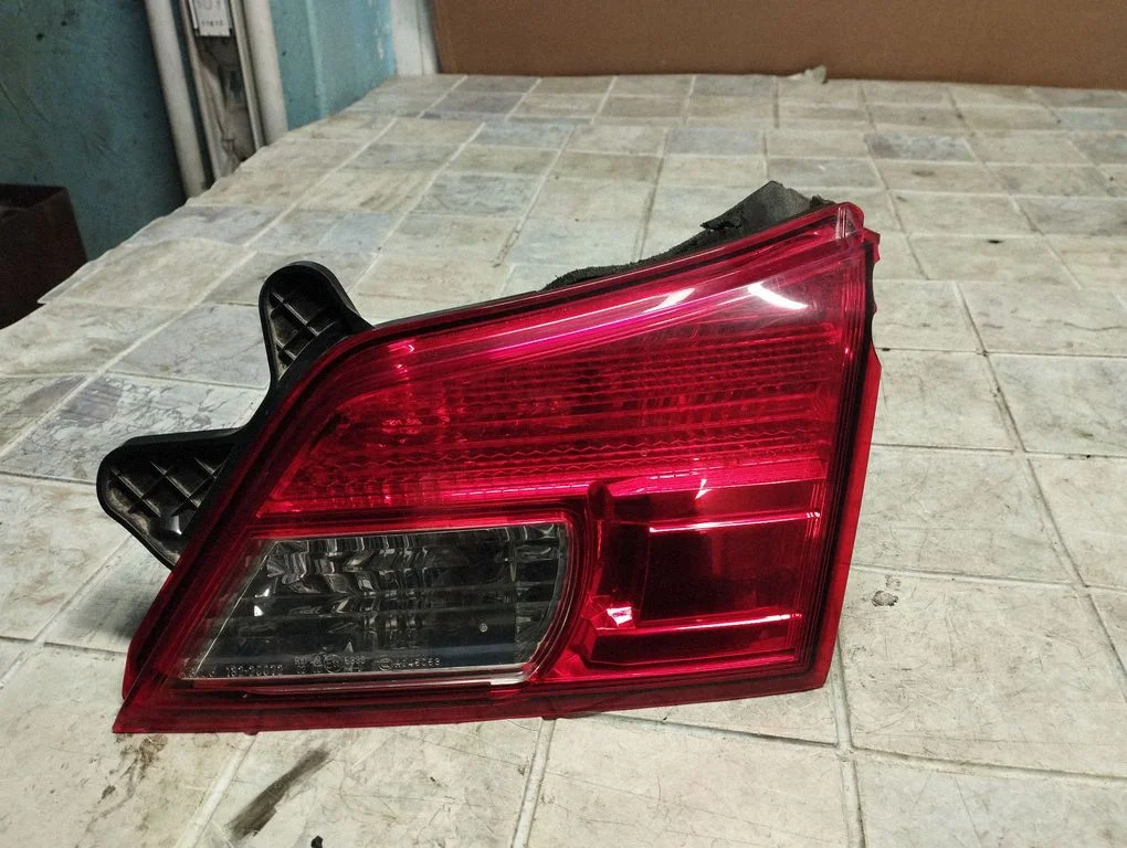 Tailgate rear/tail lights – Subaru Outback (2009-2014)