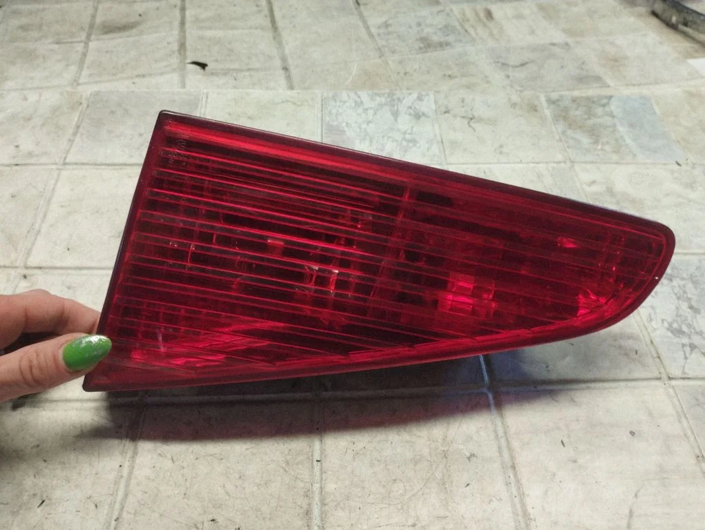 Tailgate rear/tail lights