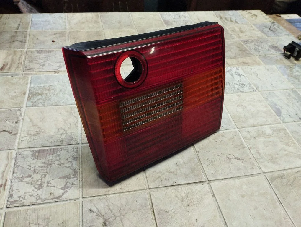 Tailgate rear/tail lights 3A9945108