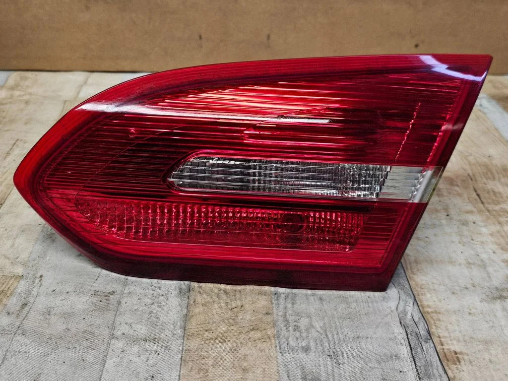 Tailgate rear/tail lights – Ford Focus (2010-2017)