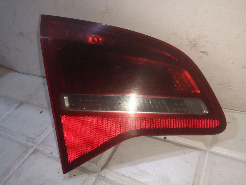 Tailgate rear/tail lights 21620101