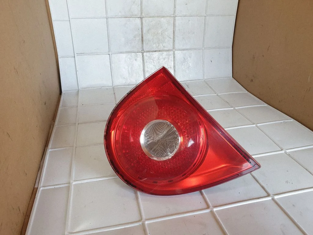 Tailgate rear/tail lights 1K6945093F