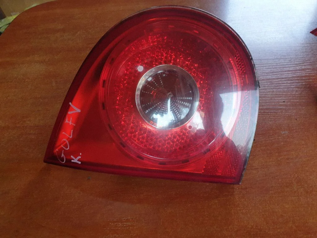 Tailgate rear/tail lights 1K6945093E