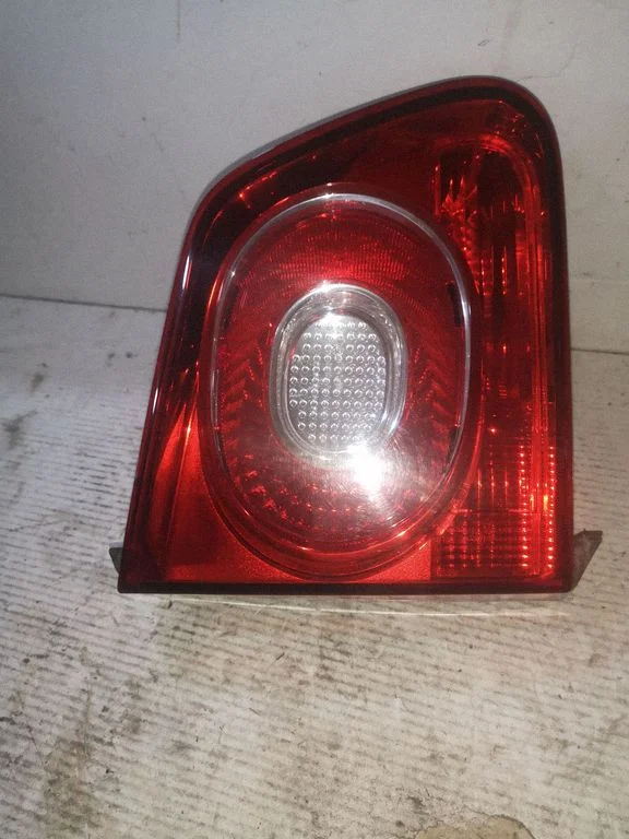 Lampa tylna w klapie – Volkswagen Tiguan (2007-2016)